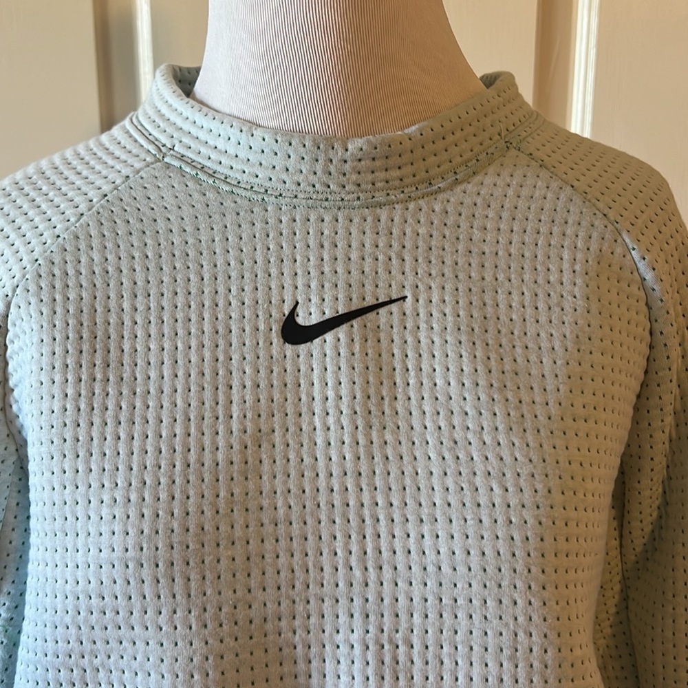 Mint, Nike crop tech pack top